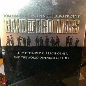 Band of Brothers 6-Disc DVD Set Collector's Tin Hanks Spielberg HBO GREAT
